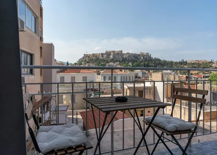 Luxury Apartment Overlooking The Citadel Of Tsakas